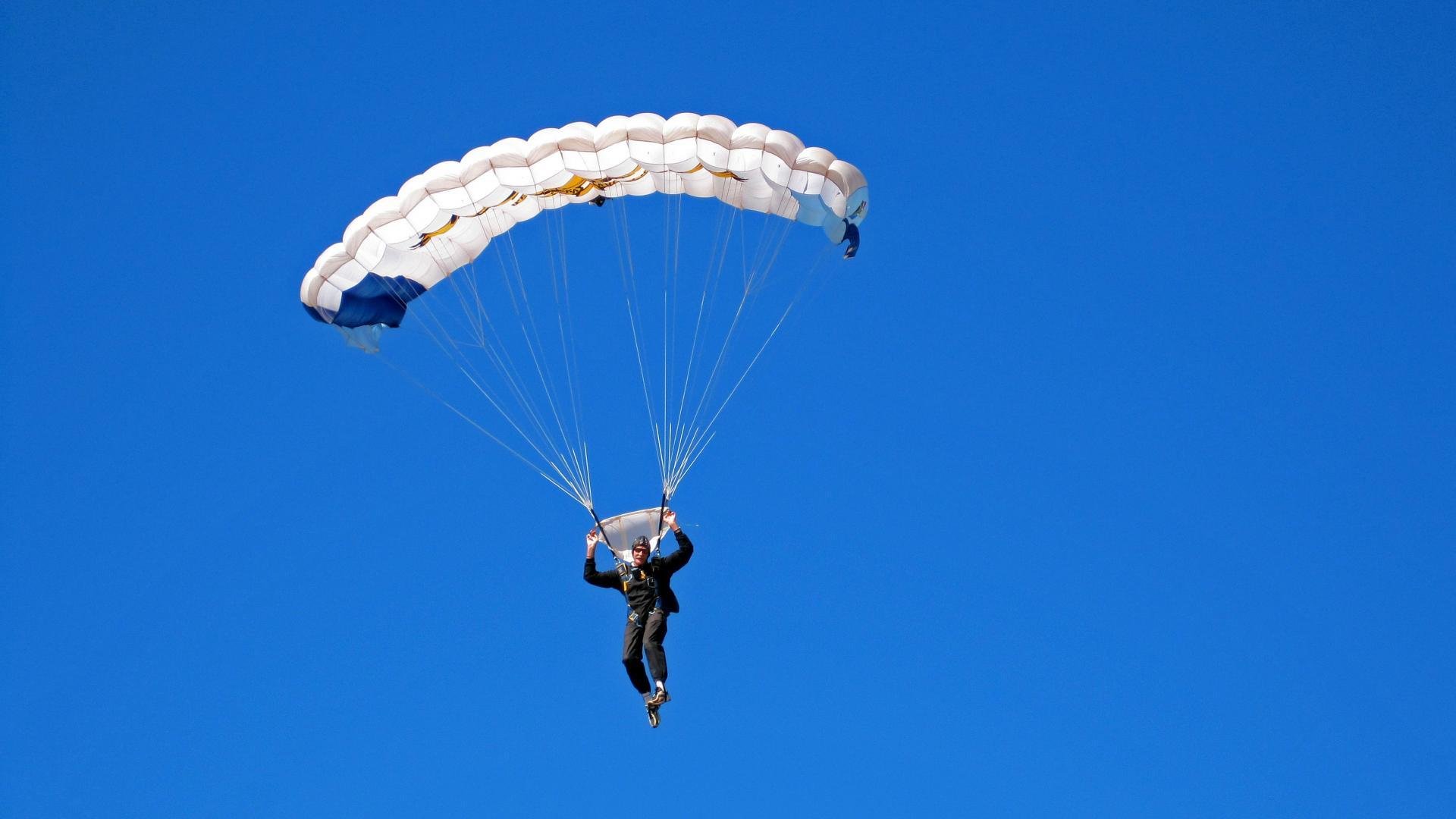 开云体育中国官方网站-布莱顿中路穿插打破防守体系约束，布莱顿换帅